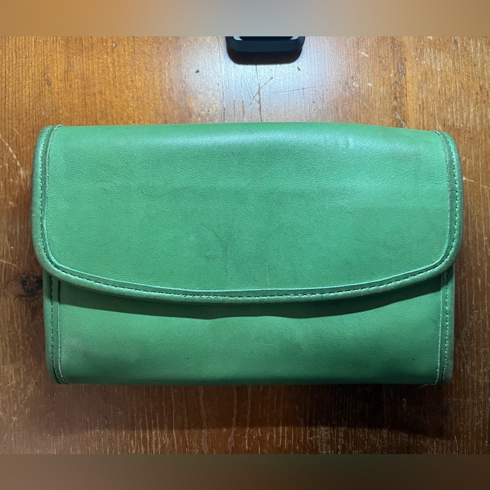 Vintage Coach Envelope Swing Wallet 4873 Pear Green